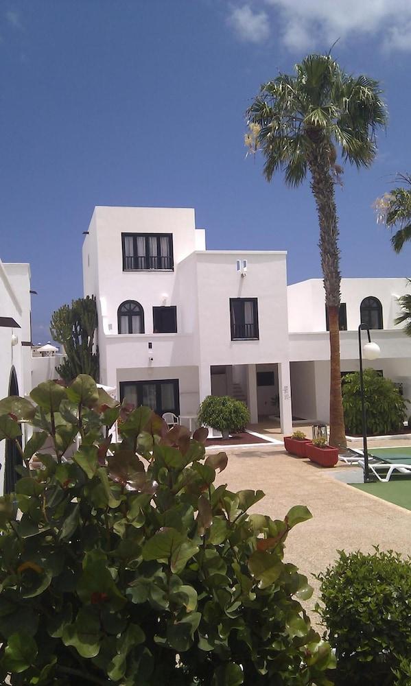 Sol Apartamentos Costa Teguise Εξωτερικό φωτογραφία